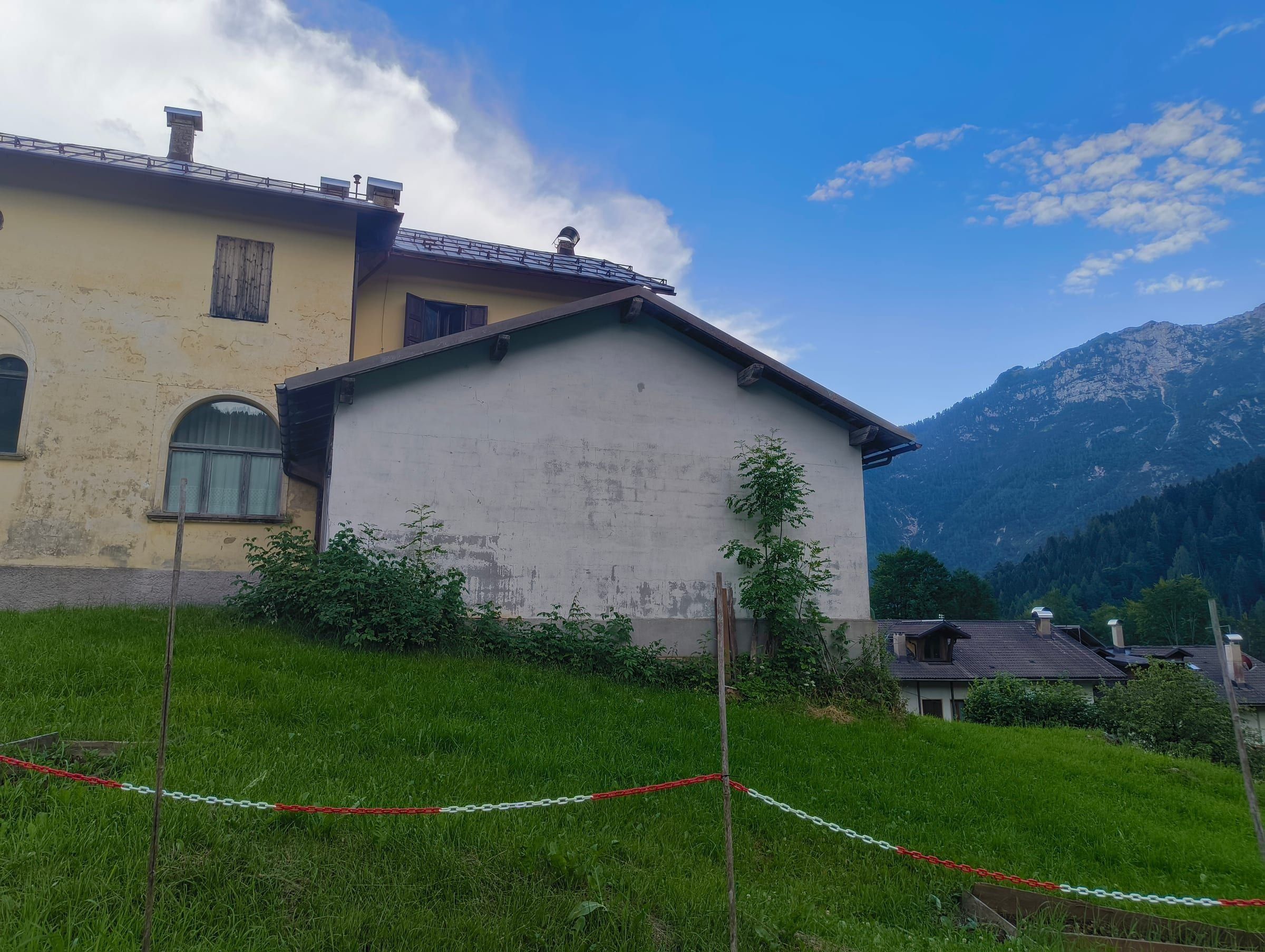 Il muro prima dell'intervento